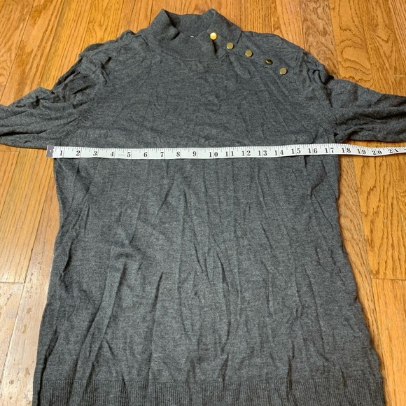 H&M Fine-Knit Mock Neck Sweater Gold Button Detail Grey Size L - Picture 6 of 8